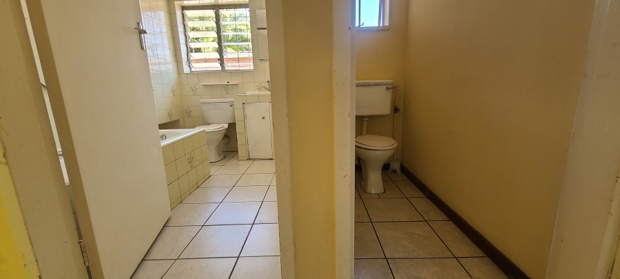 To Let 3 Bedroom Property for Rent in Clarens Park Gauteng
