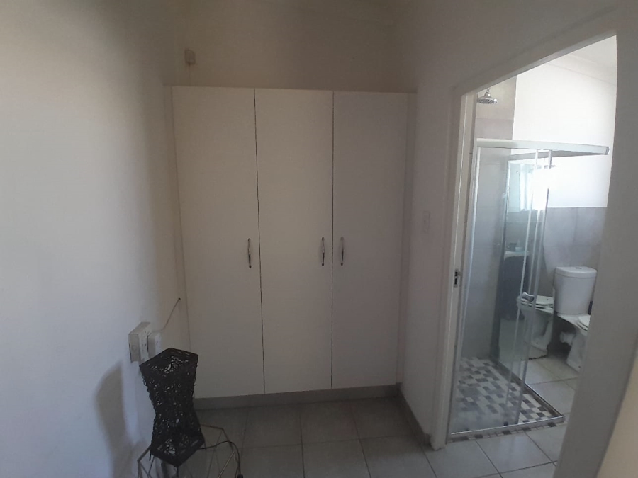 To Let 1 Bedroom Property for Rent in Highlands North Gauteng