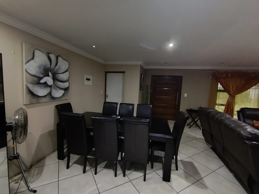 4 Bedroom Property for Sale in Struisbult Gauteng