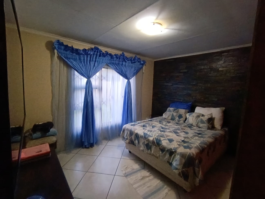 4 Bedroom Property for Sale in Struisbult Gauteng