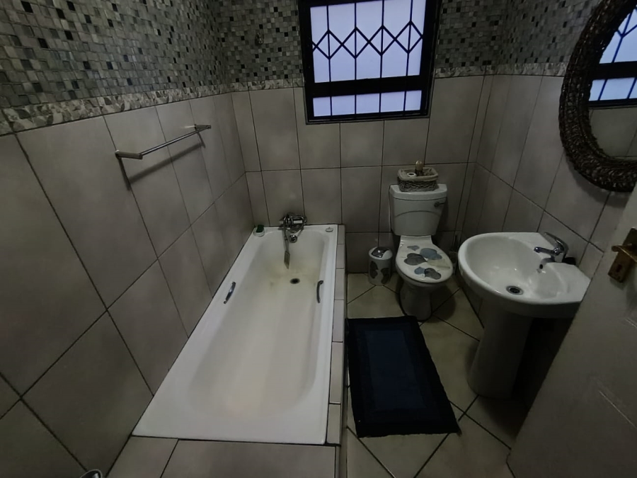 4 Bedroom Property for Sale in Struisbult Gauteng