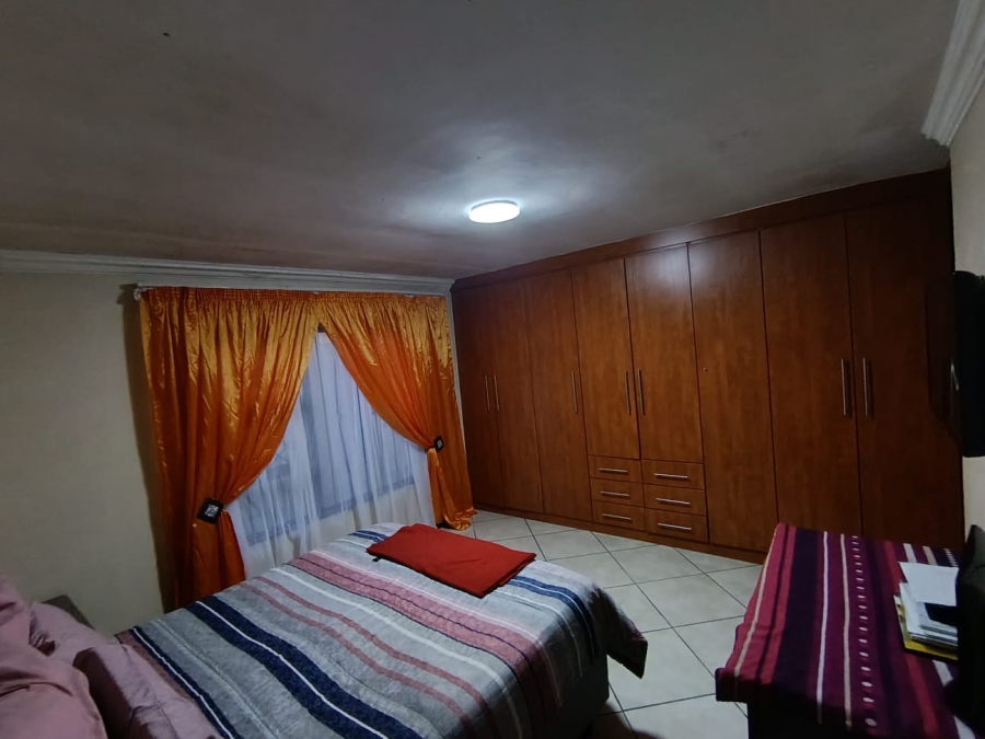 4 Bedroom Property for Sale in Struisbult Gauteng