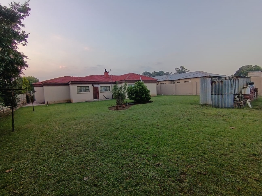 4 Bedroom Property for Sale in Struisbult Gauteng