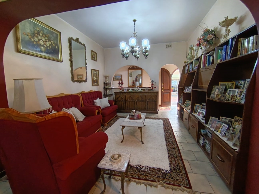 6 Bedroom Property for Sale in Selection Park Gauteng