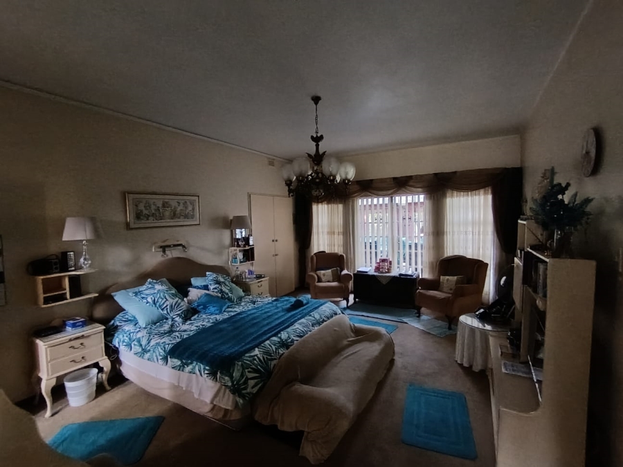 6 Bedroom Property for Sale in Selection Park Gauteng