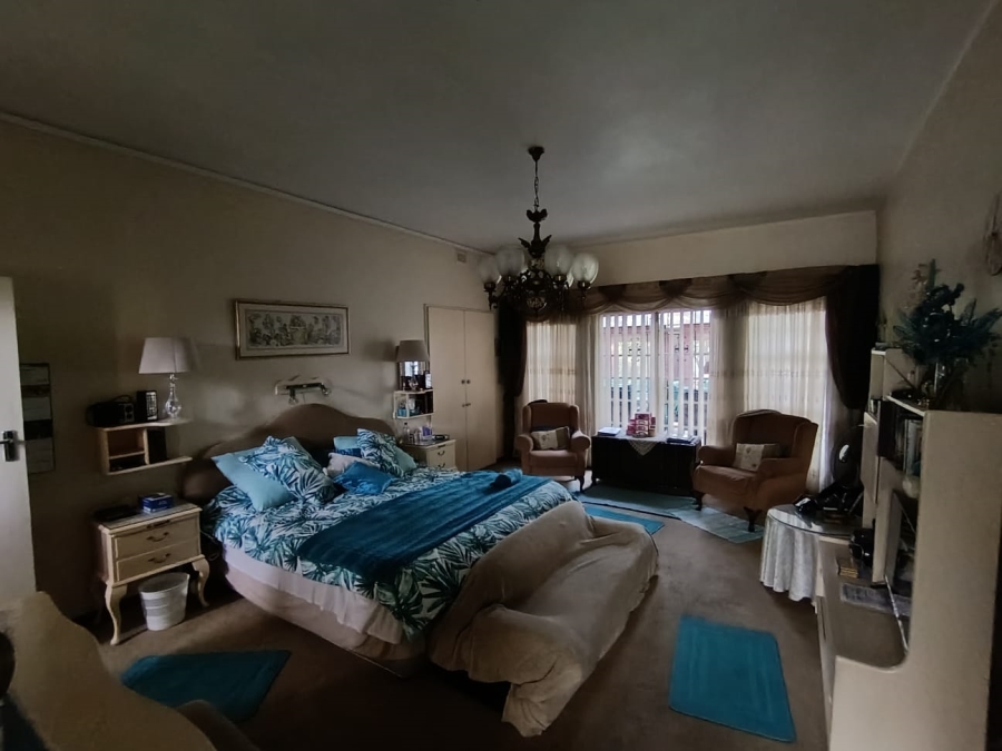 6 Bedroom Property for Sale in Selection Park Gauteng