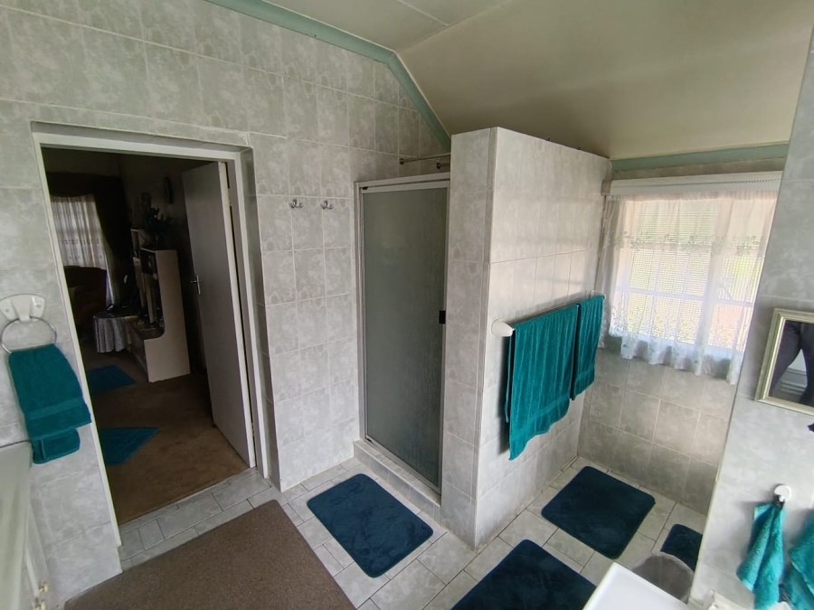 6 Bedroom Property for Sale in Selection Park Gauteng