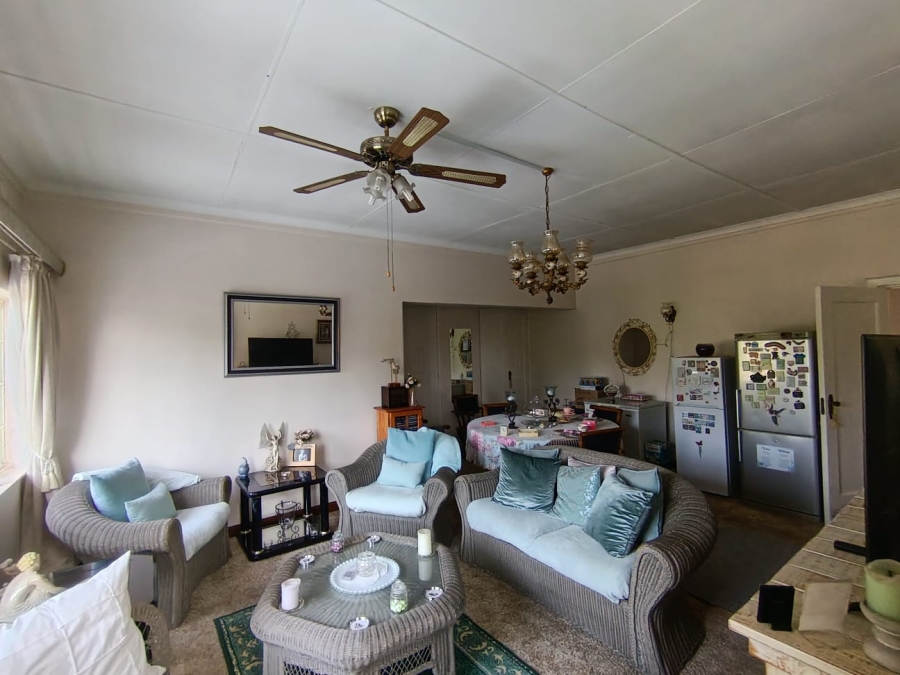 6 Bedroom Property for Sale in Selection Park Gauteng