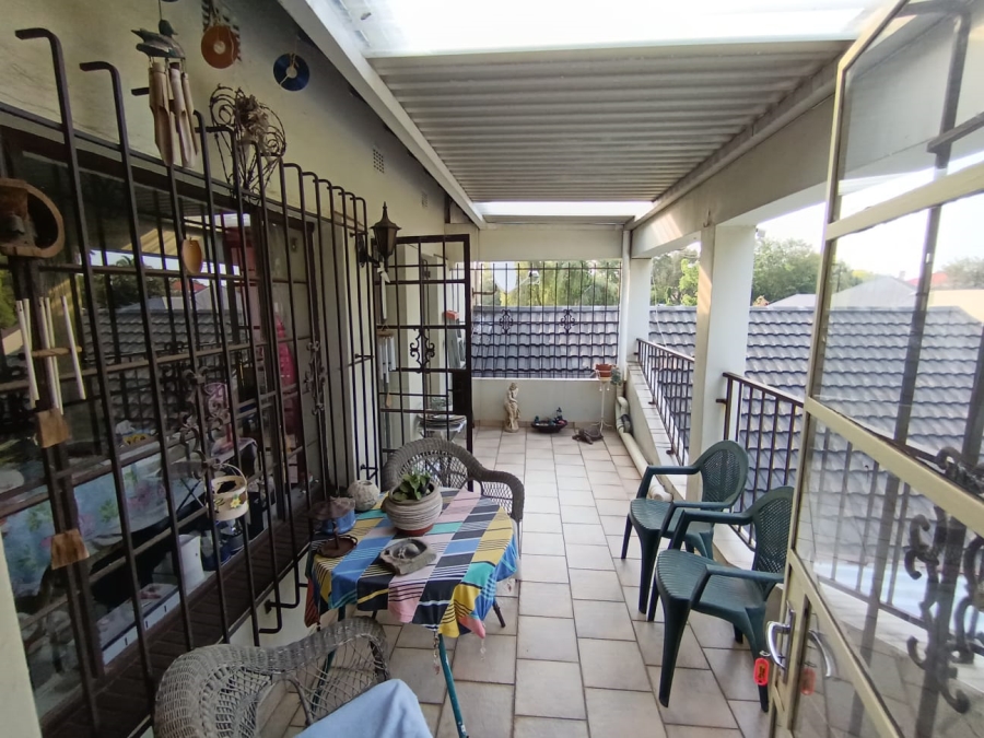 6 Bedroom Property for Sale in Selection Park Gauteng