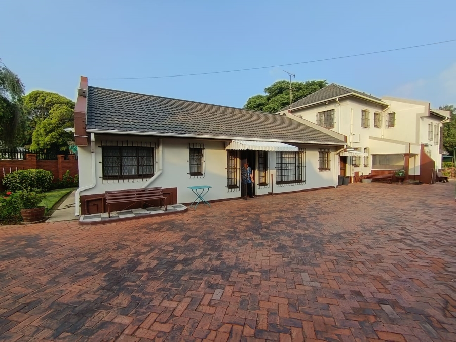 6 Bedroom Property for Sale in Selection Park Gauteng