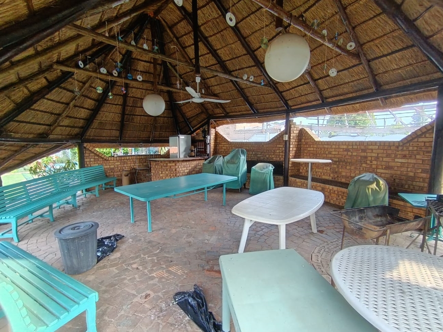 6 Bedroom Property for Sale in Selection Park Gauteng