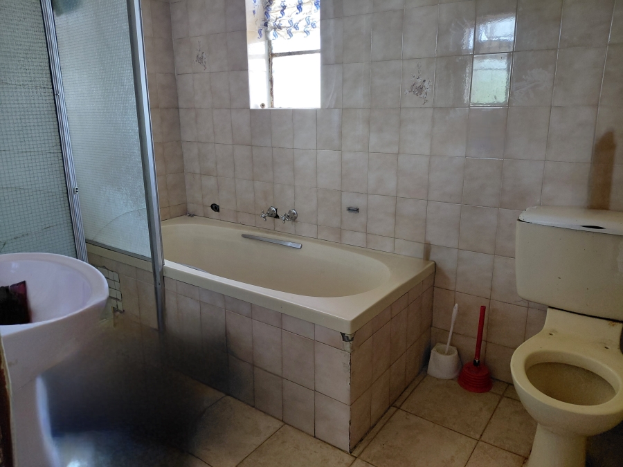 10 Bedroom Property for Sale in South Hills Gauteng