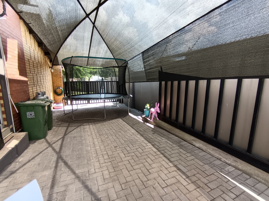 3 Bedroom Property for Sale in South Crest Gauteng