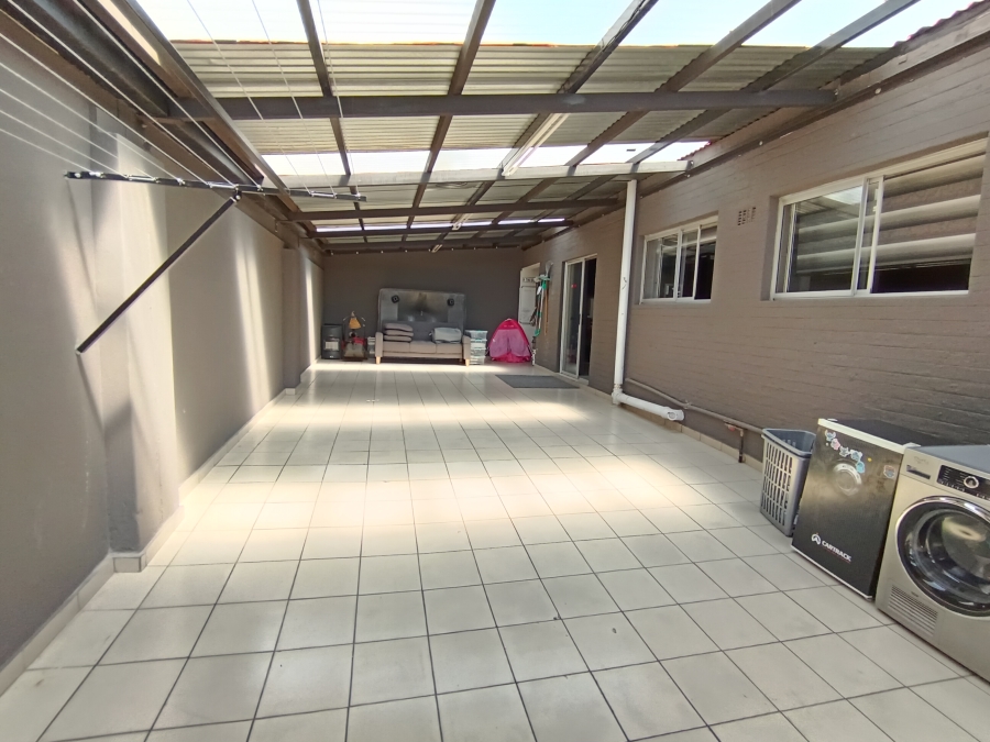 3 Bedroom Property for Sale in South Crest Gauteng