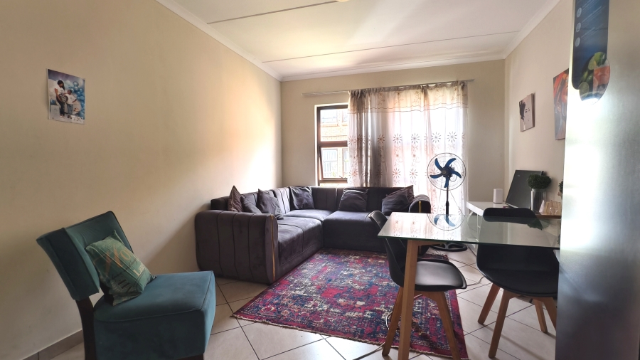2 Bedroom Property for Sale in Kosmosdal Gauteng