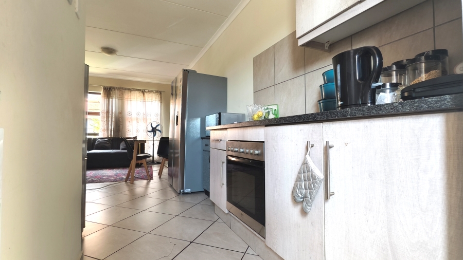 2 Bedroom Property for Sale in Kosmosdal Gauteng