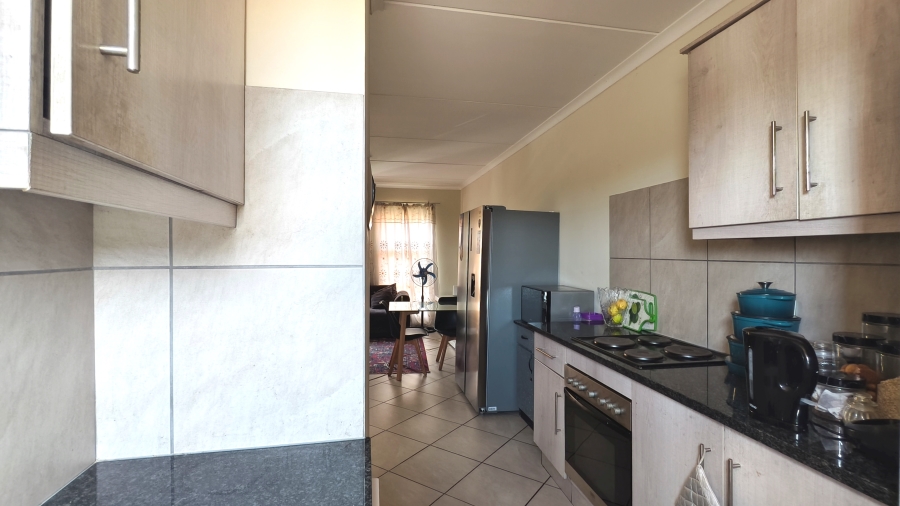 2 Bedroom Property for Sale in Kosmosdal Gauteng