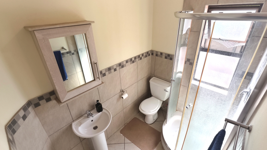 2 Bedroom Property for Sale in Kosmosdal Gauteng