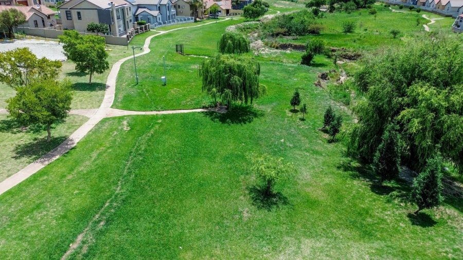 2 Bedroom Property for Sale in Kosmosdal Gauteng