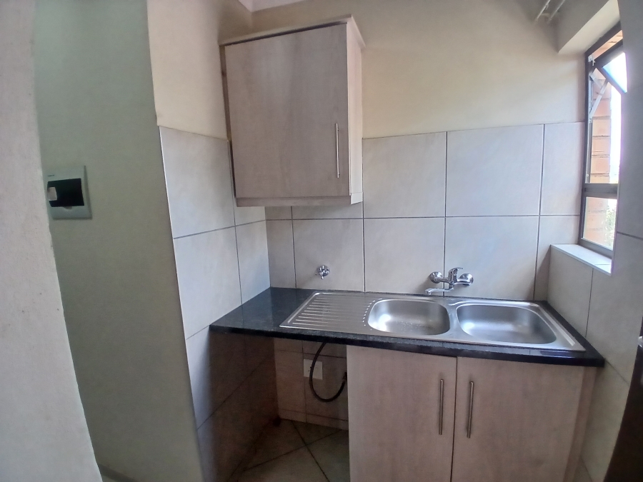 2 Bedroom Property for Sale in Kosmosdal Gauteng