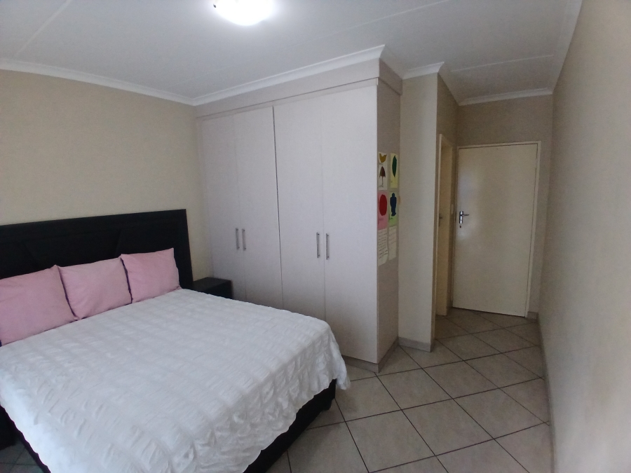 2 Bedroom Property for Sale in Kosmosdal Gauteng