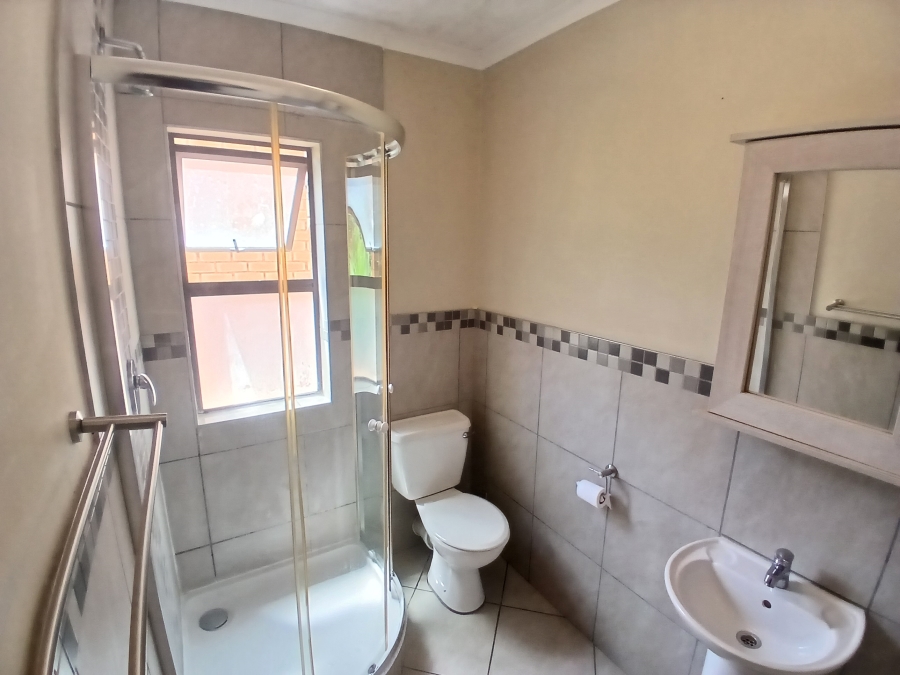 2 Bedroom Property for Sale in Kosmosdal Gauteng
