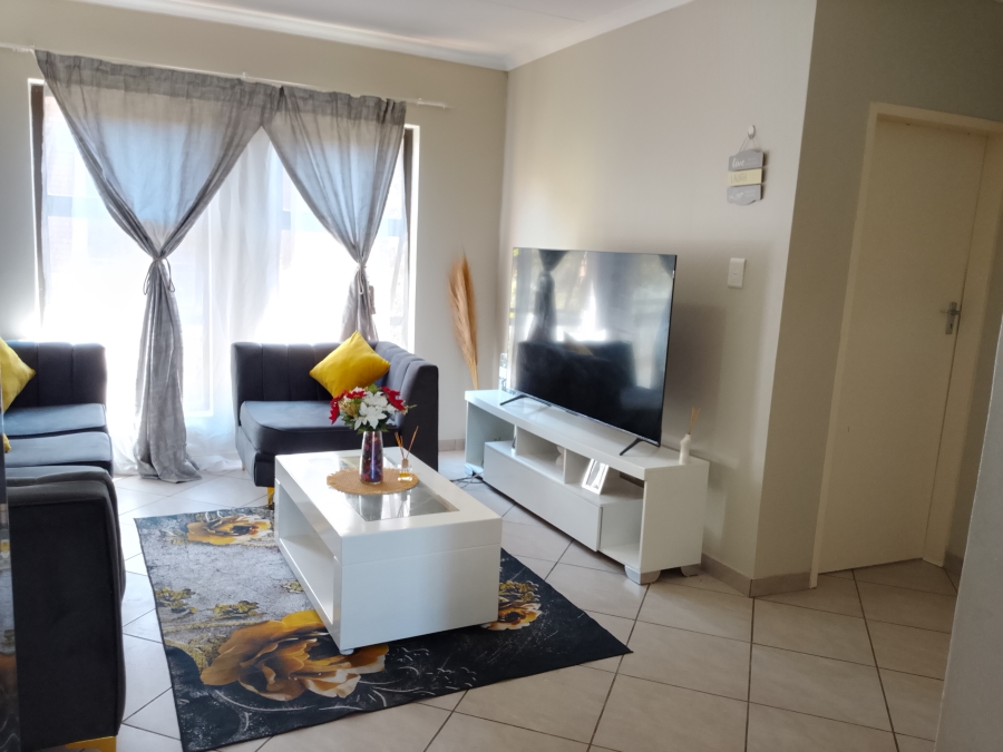 2 Bedroom Property for Sale in Kosmosdal Gauteng