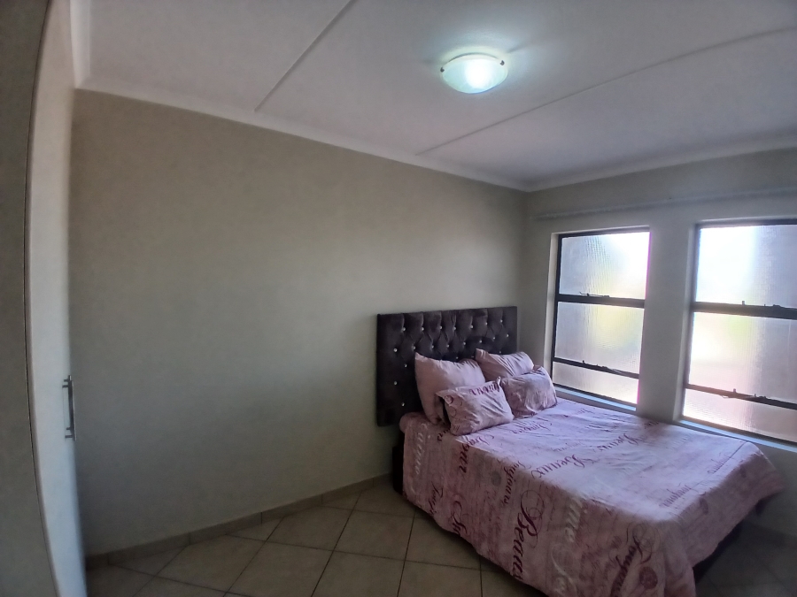 2 Bedroom Property for Sale in Kosmosdal Gauteng