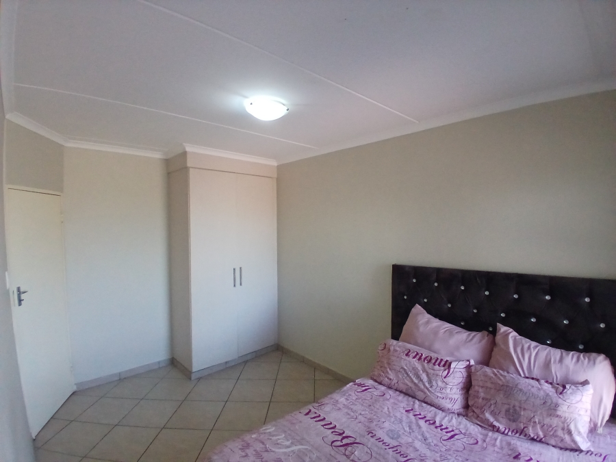 2 Bedroom Property for Sale in Kosmosdal Gauteng