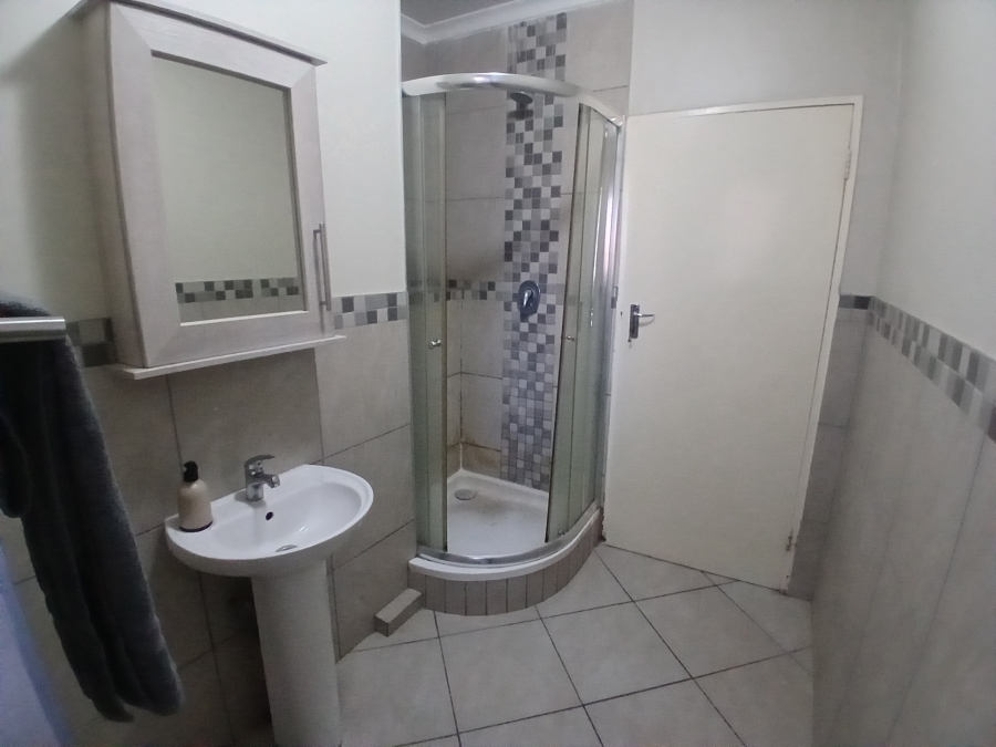 2 Bedroom Property for Sale in Kosmosdal Gauteng