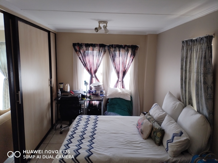 1 Bedroom Property for Sale in Kosmosdal Gauteng