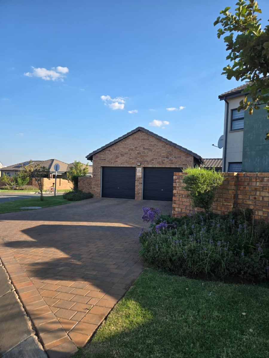 4 Bedroom Property for Sale in Lion Pride Gauteng