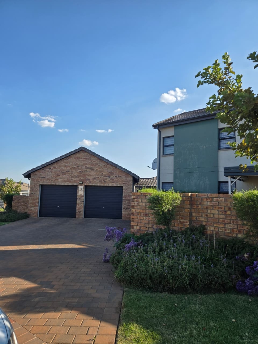 4 Bedroom Property for Sale in Lion Pride Gauteng
