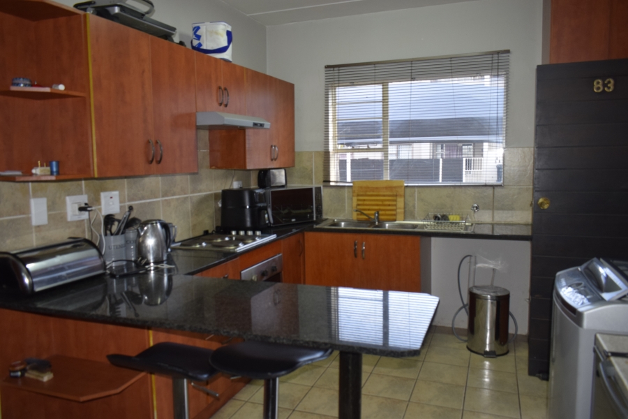 2 Bedroom Property for Sale in Bardene Gauteng