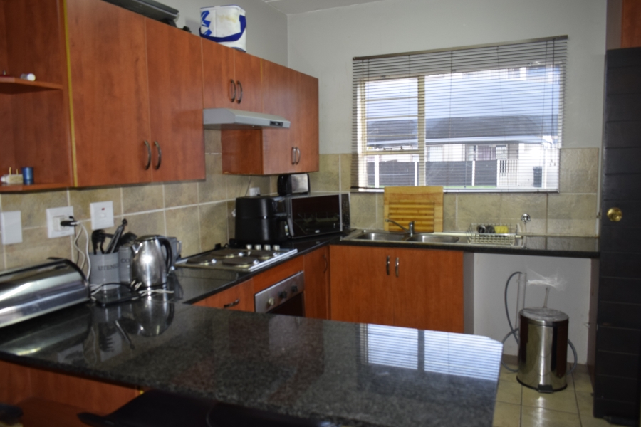 2 Bedroom Property for Sale in Bardene Gauteng