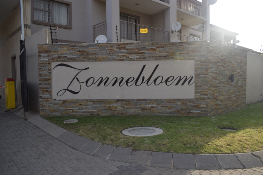 2 Bedroom Property for Sale in Bardene Gauteng