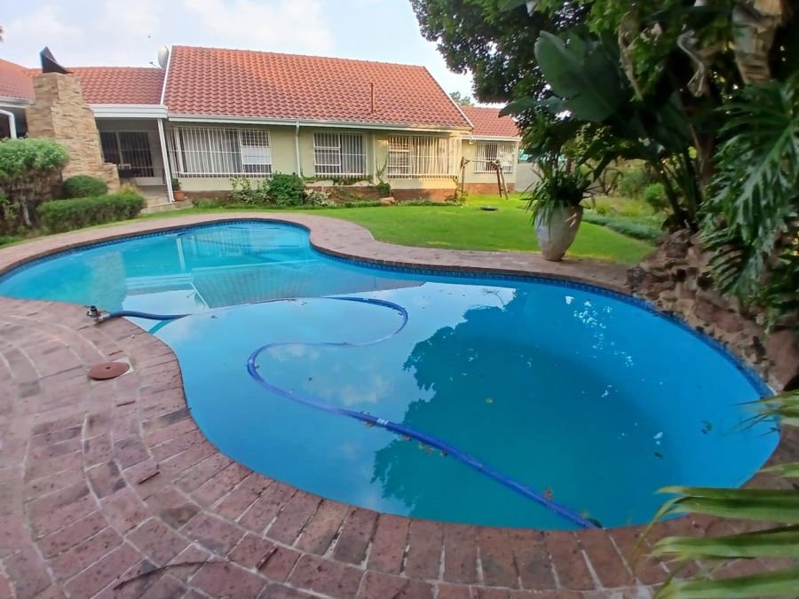 5 Bedroom Property for Sale in Selcourt Gauteng