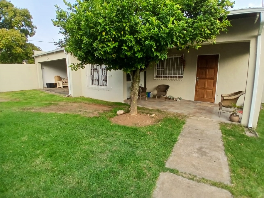 5 Bedroom Property for Sale in Selcourt Gauteng