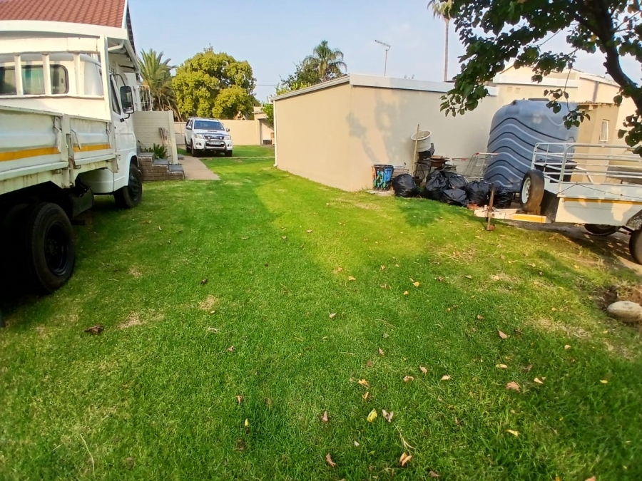 5 Bedroom Property for Sale in Selcourt Gauteng