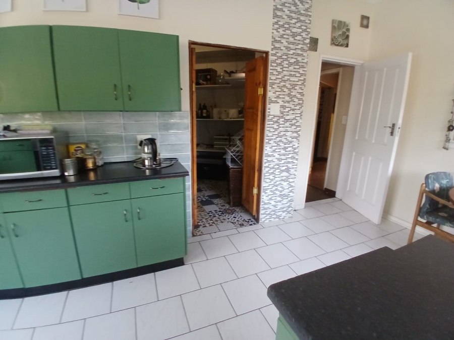 5 Bedroom Property for Sale in Selcourt Gauteng