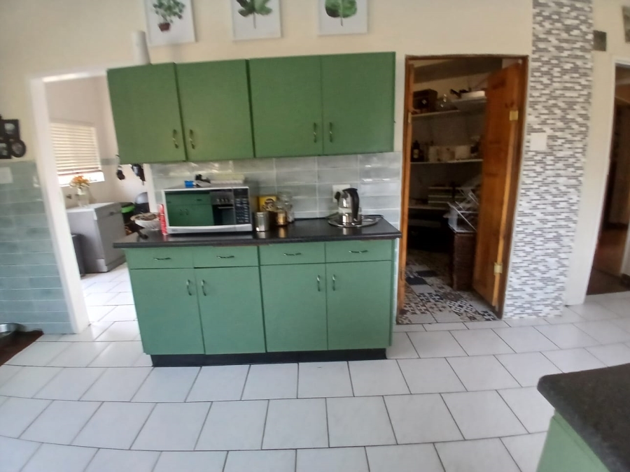 5 Bedroom Property for Sale in Selcourt Gauteng