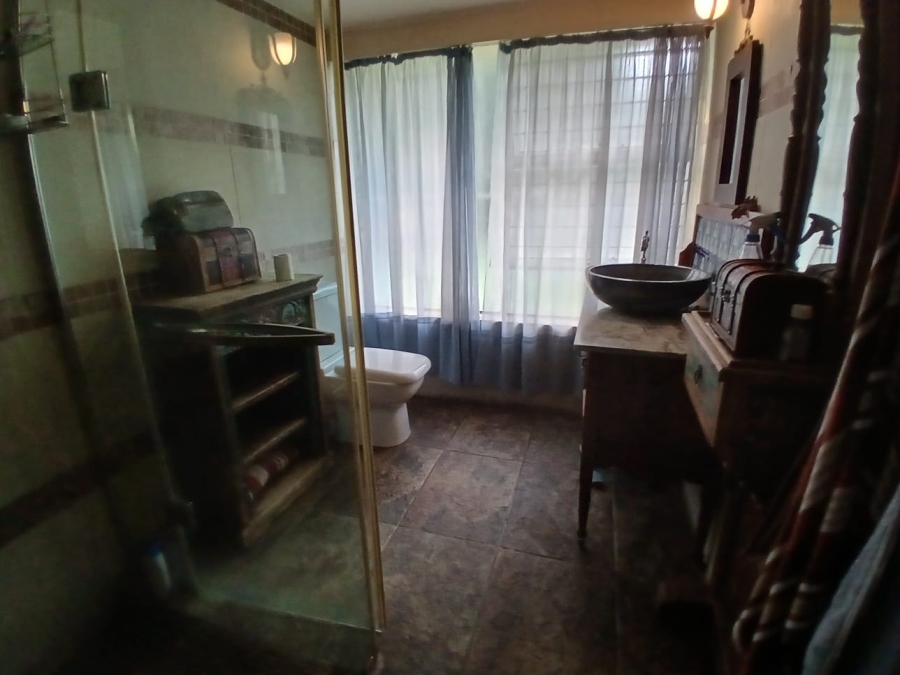 5 Bedroom Property for Sale in Selcourt Gauteng