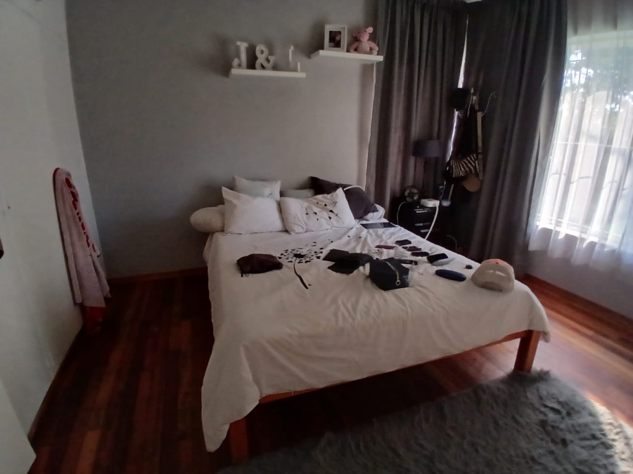 5 Bedroom Property for Sale in Selcourt Gauteng