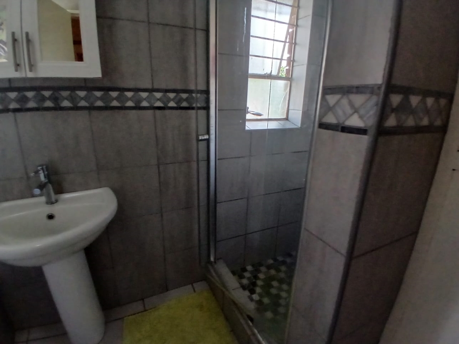 5 Bedroom Property for Sale in Selcourt Gauteng