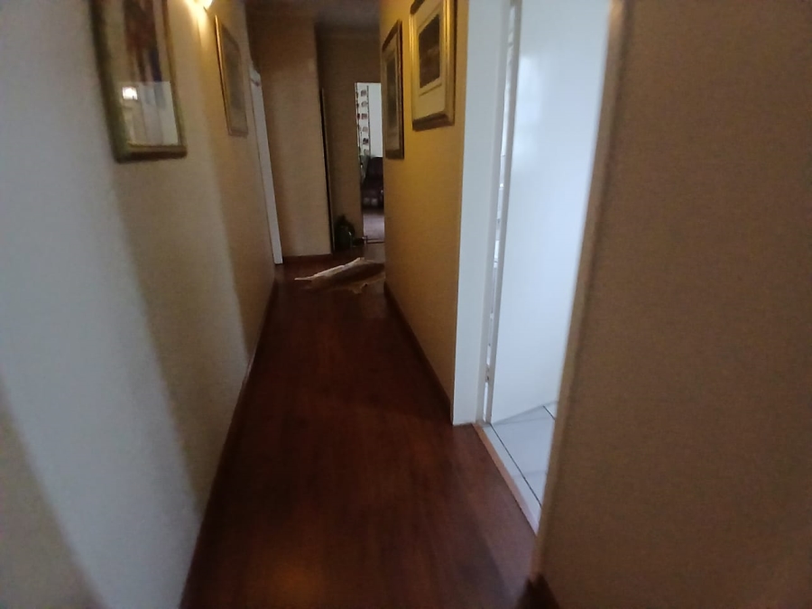 5 Bedroom Property for Sale in Selcourt Gauteng