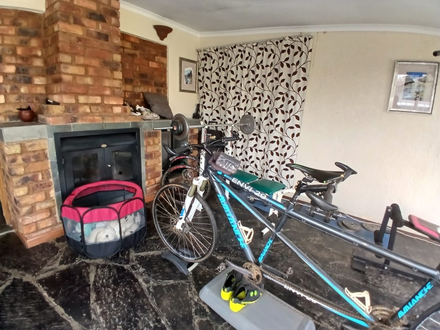 5 Bedroom Property for Sale in Selcourt Gauteng