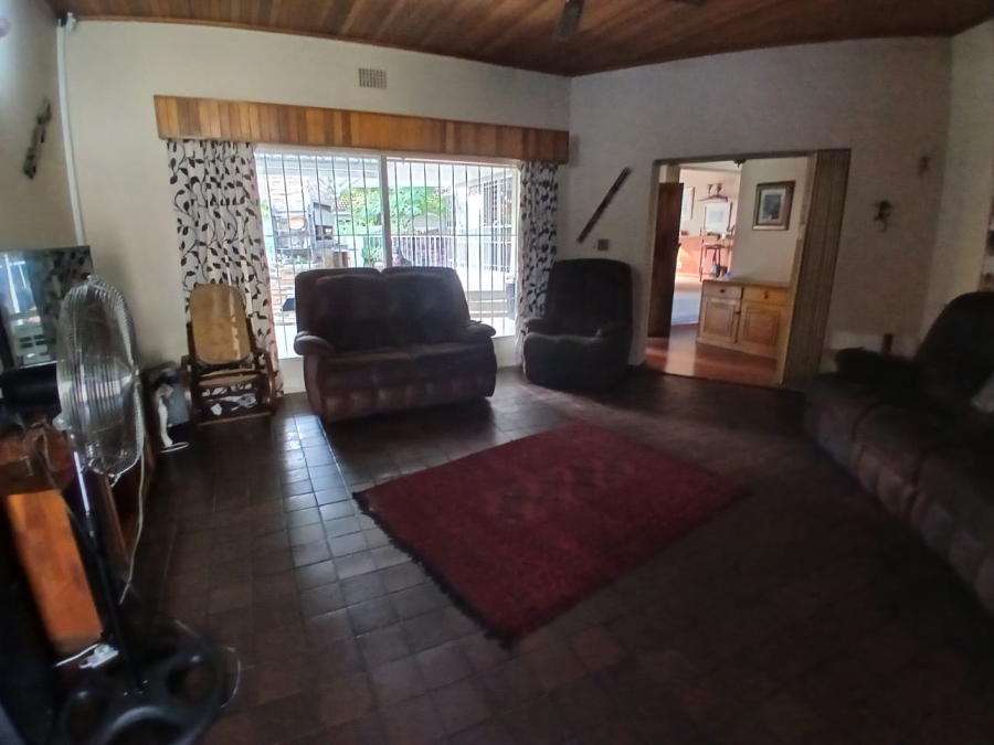 5 Bedroom Property for Sale in Selcourt Gauteng