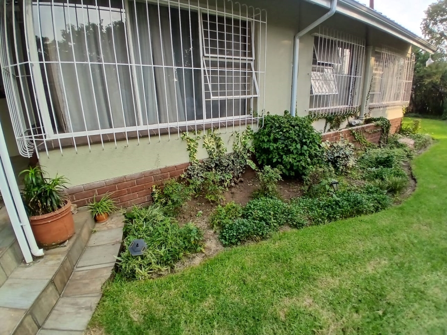 5 Bedroom Property for Sale in Selcourt Gauteng