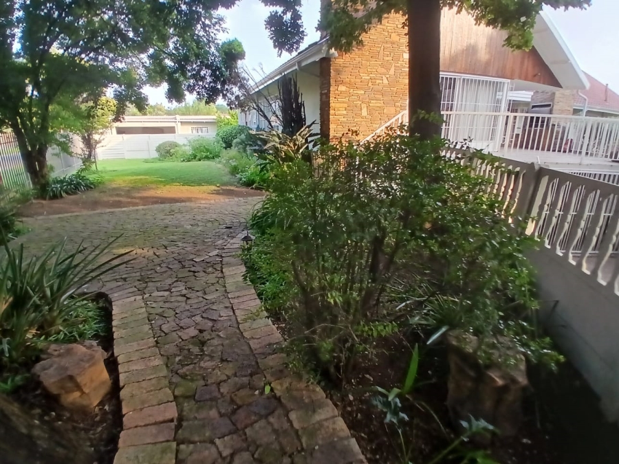 5 Bedroom Property for Sale in Selcourt Gauteng