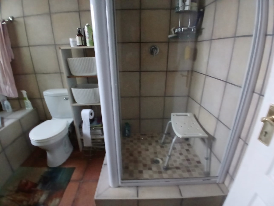 5 Bedroom Property for Sale in Selcourt Gauteng